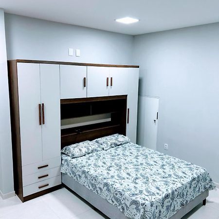 Estudio Novo Bem Equipado Сера Екстериор снимка